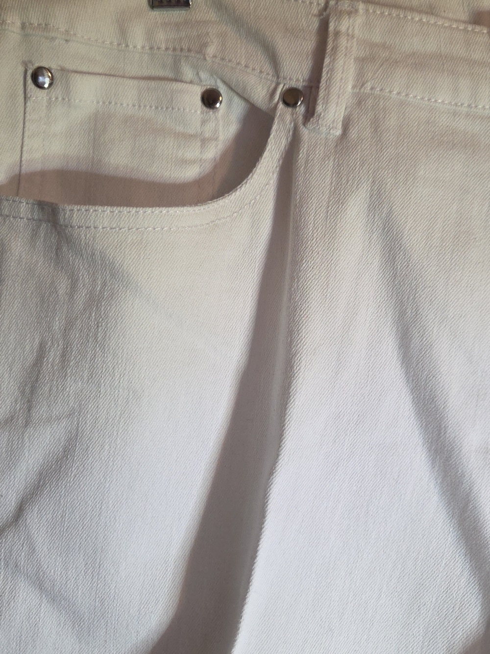 Christopher & Banks White 5 pocket Capris Jeans - Picture 3 of 5
